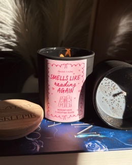 Świeca 160 ml. Smells like reading again.